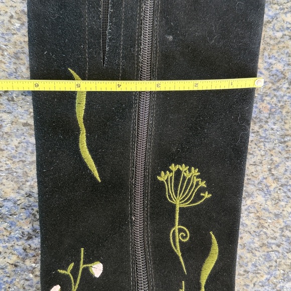 Embroidered Black Boots with Floral Design - Picture 10 of 10